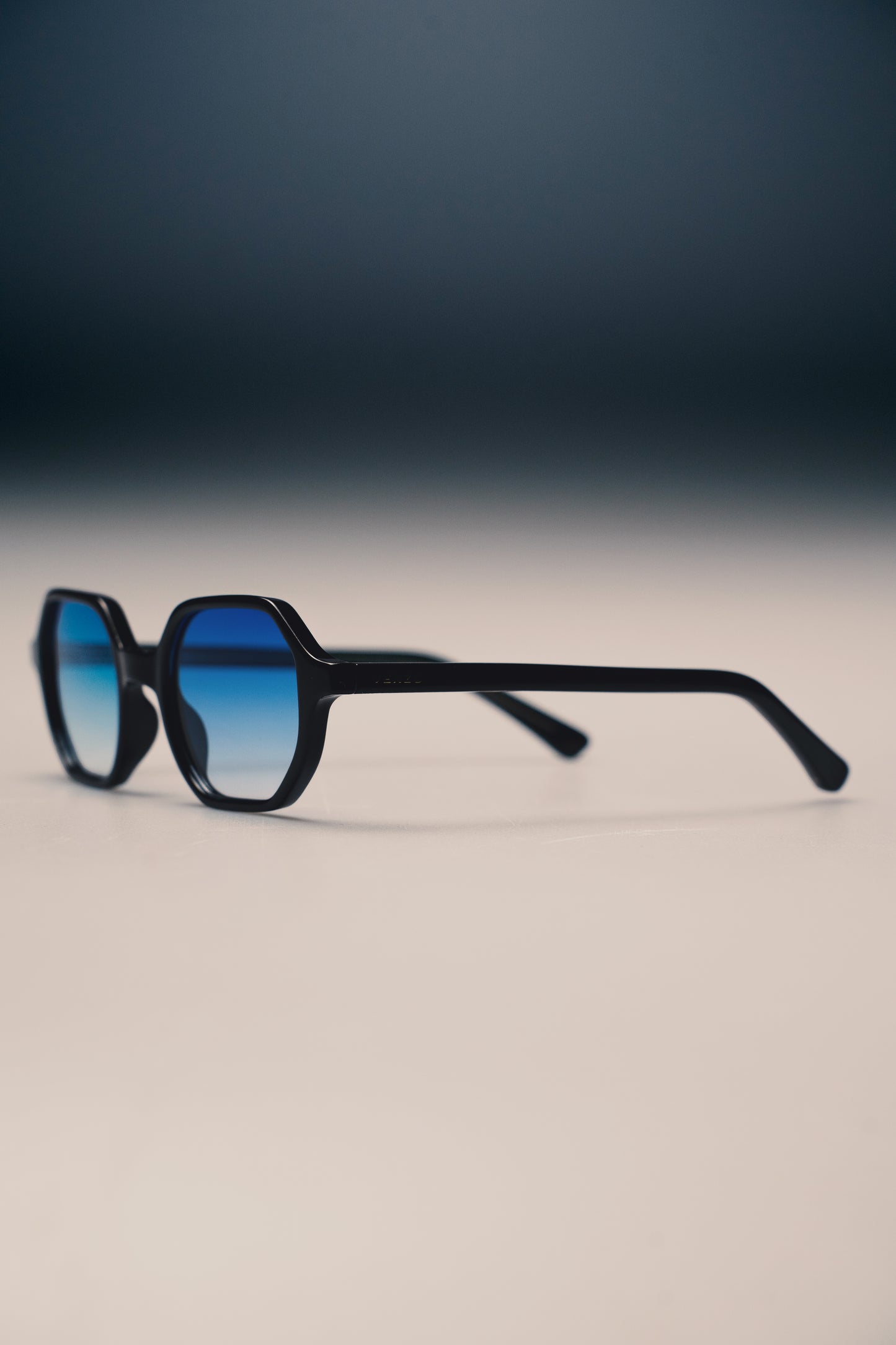 Valmont Black