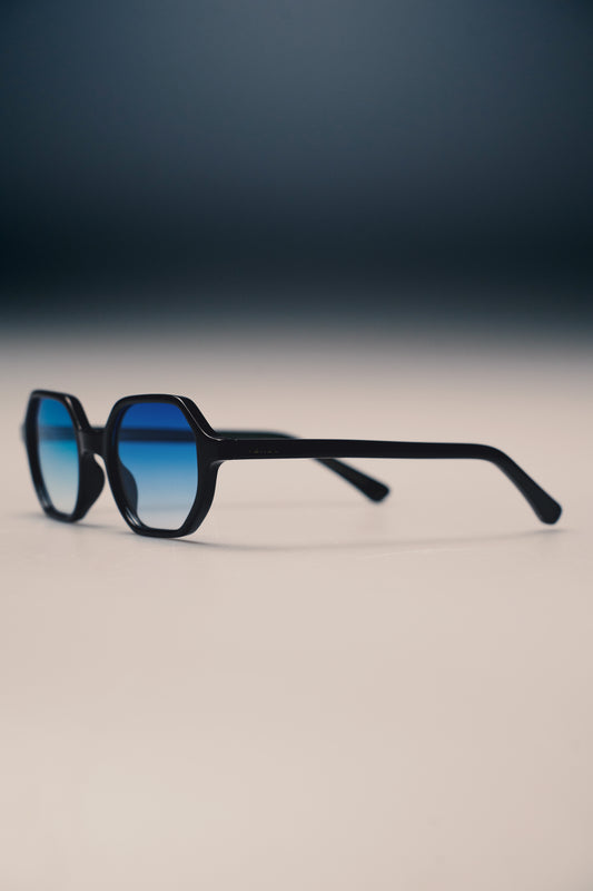 Valmont Black